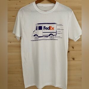 FRUIT of the LOOM FedEx Delivery Truck Graphic Design Unisex Small White Cotton